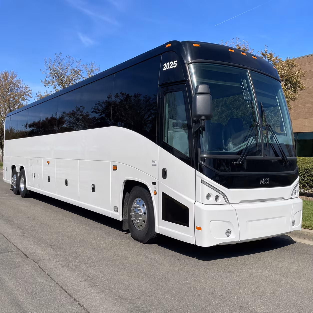 concert buses to neville arena on the auburn university campus